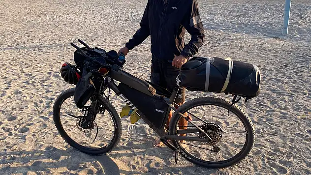 Dünya turundaki Alman bisikletçi Konya'da mola verdi