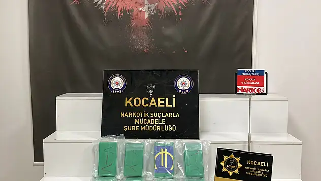Durdurulan kamyonette 9 kilogram kokain ele geçirildi