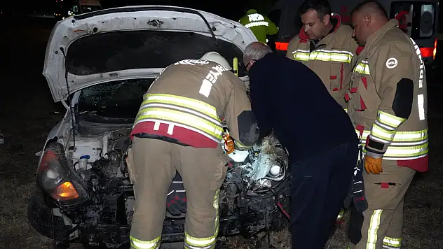 Edirne-Havsa yolunda feci kaza: Otomobil takla atıp refüje devrildi