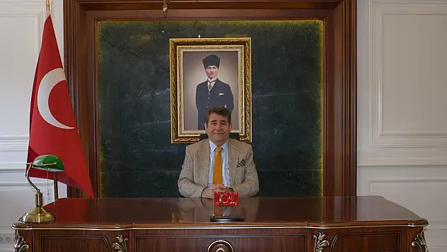 Eflatun Can Tortop kimdir?