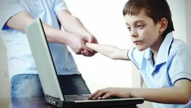 Ekran Bağımlılığının Zararları: Çağımızın Gizli Tehlikesi