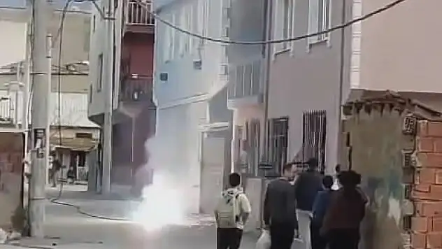 Elektrik kablosundan çıkan kıvılcımlar korkuttu