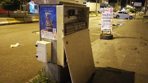 Elektrik panoları tehlike saçıyor