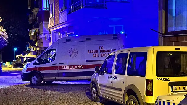 Emekli öğretmen evinde ölü bulundu