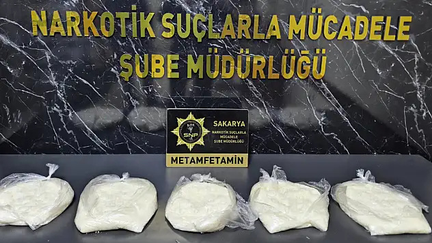 Emekli polisin aracında uyuşturucu ele geçirildi!