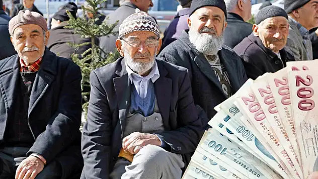 Emeklilere dev müjde: Konuşulan rakam 36 bin TL!