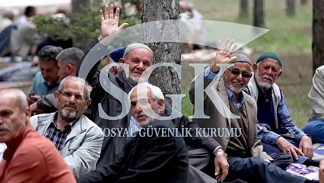 Emeklilere müjde! SGK'dan sigorta ve sağlıkta büyük indirim