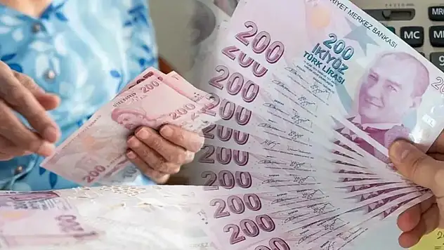 Emeklileri üzecek iki dev müjde! Ekonomist isimden dikkat çeken yorum...