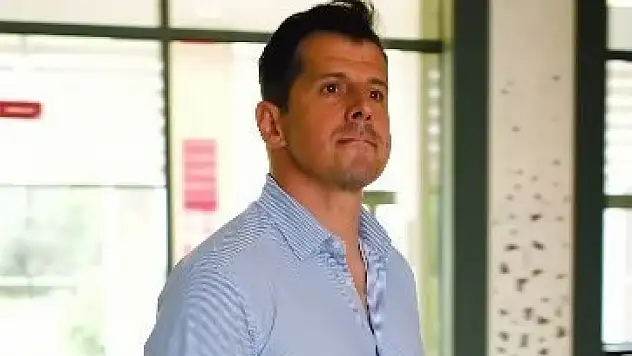 Emre Belözoğlu, Antalyaspor Teknik Direktörlüğünden ayrıldığını açıkladı