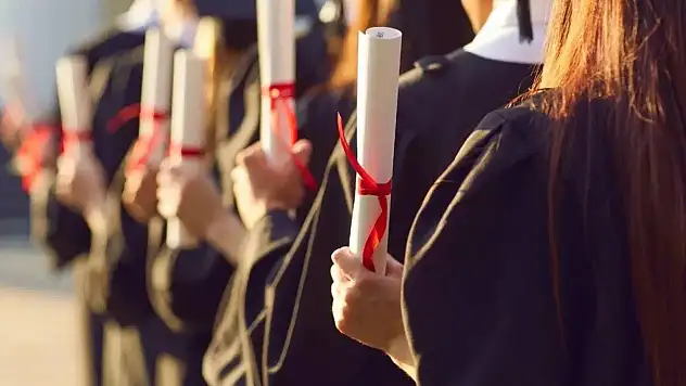 'En büyük sıkıntı ne biliyor musunuz?' diyerek duyurdu! Konya Milletvekilinden sahte diploma açıklaması