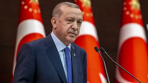Erdoğan balkon konuşmasını yapıyor