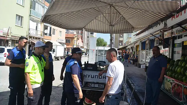 Ereğli Belediyesi zabıta ekipleri kaldırım işgallerini denetledi