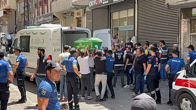 Eşini bıçaklayarak öldüren cani koca, yaşamına son verdi!