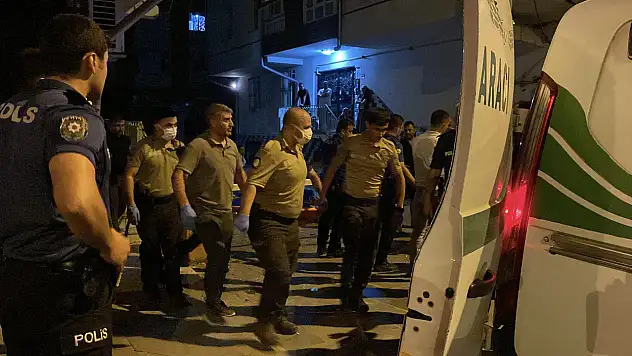 Eşini öldürüp yaşamına son verdi