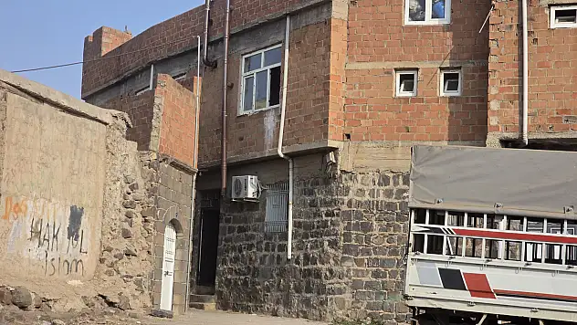 Evde silahlı dehşet: 1 ölü, 8 gözaltı!