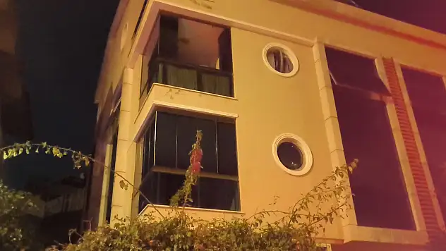 Evde yakılan mumlar faciaya yol açtı