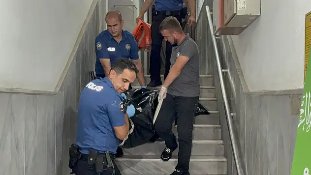 Evinde ölü bulundu: Halk sağlığı doktoru, ölümü şüpheli olarak değerlendirdi