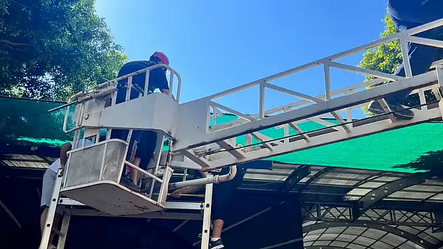 Evinin balkonundan düştü! Ölümden işte böyle döndü...