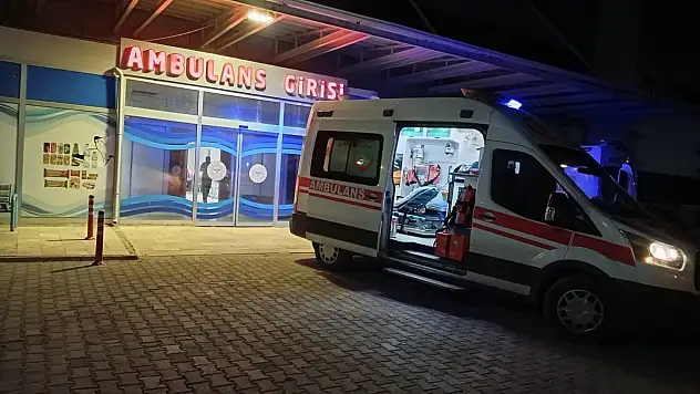 Evlat dehşeti! Tartıştığı babasını defalarca sırtından bıçakladı