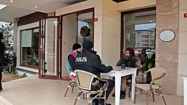 Evsiz vatandaşlar otellerde misafir ediliyor