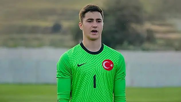 Eyüpspor, Berke Özer'in Alternatifini Belirledi: Gözler Deniz Ertaş'ta