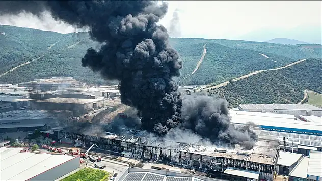 Fabrikada çıkan yangın söndürüldü