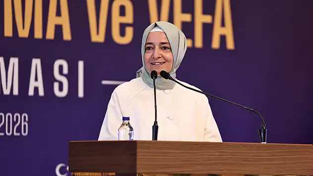 Fatma Betül Sayan Kaya kimdir? Şu anki görevi nedir? Fatma Betül Sayan Kaya eşi nereli? Babası kimdir?