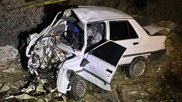 Feci kaza: Sürücü hayatını kaybetti, hamile eşi ağır yaralı!