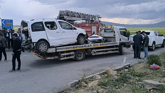 Feci kazada aynı aileden 4 kişi yaşamını yitirdi!