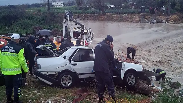 Feci olay! Dereyi geçmek istedi, canından oldu