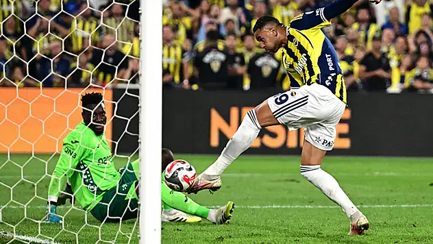 Fenerbahçe, Kadıköy'de Trabzonspor'u tek golle geçti!