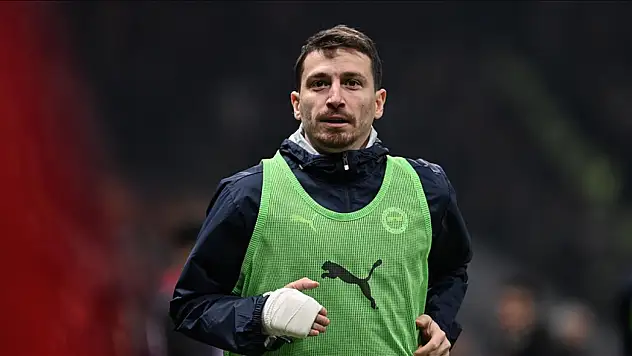 Fenerbahçeli Mert Hakan Yandaş ameliyat edildi