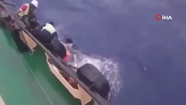 Feribot alabora oldu: 1 ölü, 30 kayıp