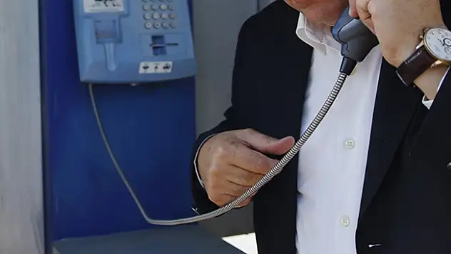 FETÖ ile korkuttu 400 bin liralık ziynet eşyasını aldı!