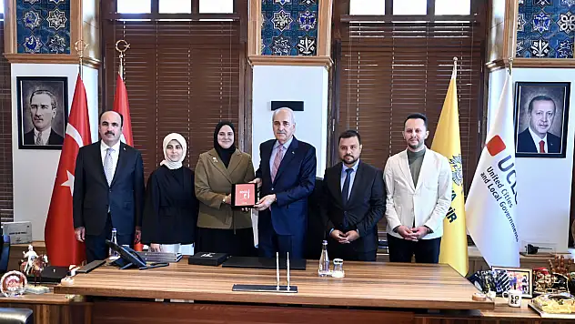 Filistin davasında Konya damgası: Meclis Başkanı Kurtulmuş gençleri tebrik etti
