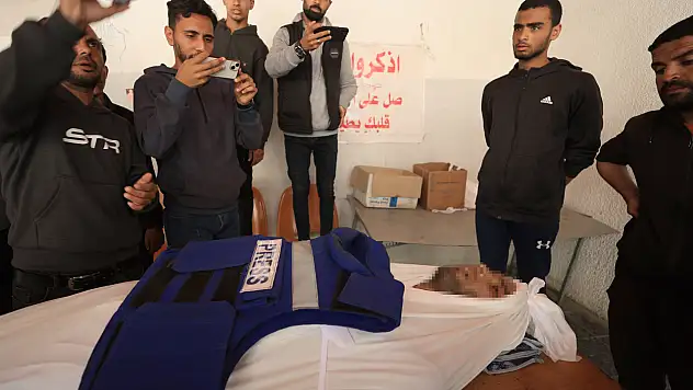 Filistinli gazeteci Nur Abdu yaşamını yitirdi