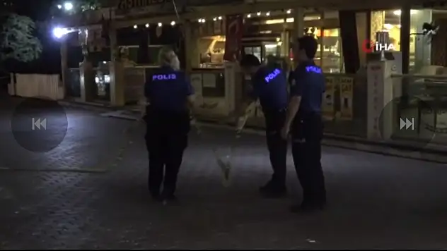 Film sahnesini aratmayan olay: Pastaneye el bombası attı!