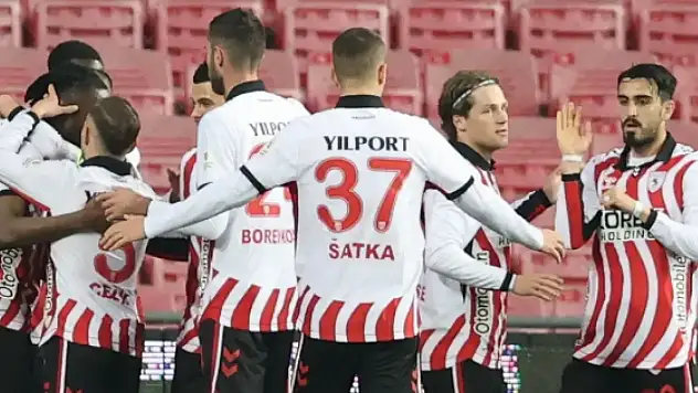 Fuat Çapa: 'Bu sezon 13–14 puanımız hakem kararlarıyla gitti'
