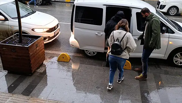 Fuhuş operasyonu: 5 kadın ve iş yeri sahibi yakalandı