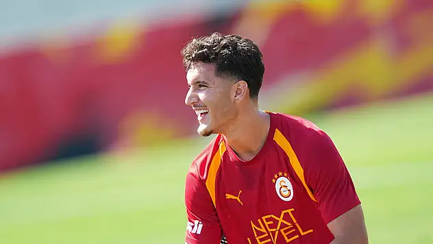 Galatasaray'ın yeni transferi Deniz Gül, ilk antrenmanına çıktı