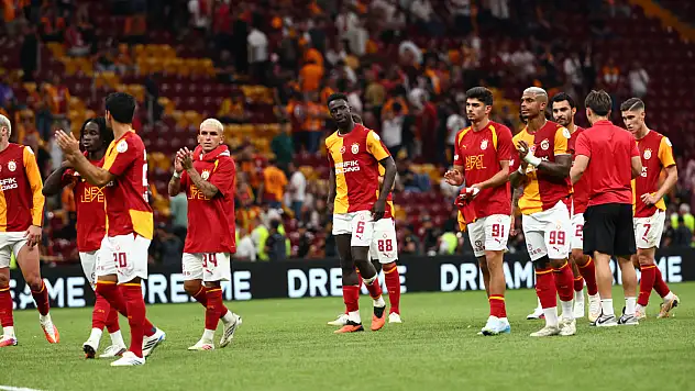Galatasaray sezona beraberlikle başladı: Sarı-kırmızılılar evinde 36 maçtır yenilmedi. Sezonun ilk golünü Osimhen attı