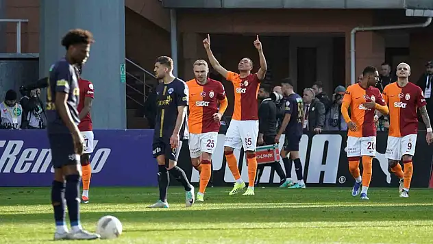 Galibiyet golü Carlos Vinicius'tan