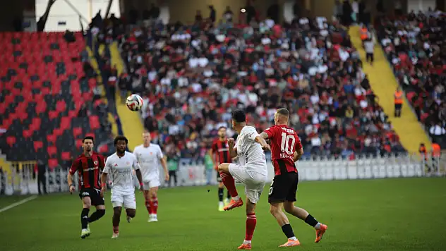 Gaziantep FK, Antalyaspor karşısında 2-0 önde!