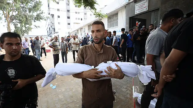 Gazze'de yıkım ve acı gün geçtikçe büyüyor