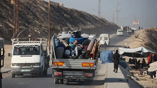 Gazze'nin kuzeyindeki zorunlu göç sürüyor