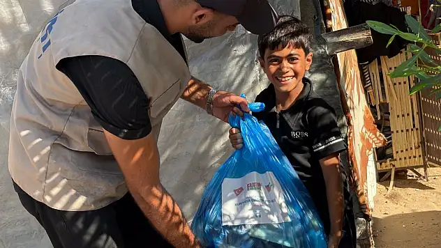 Gazze'ye 6 milyon dolarlık yardım! 2 milyon kişiye umut oldular