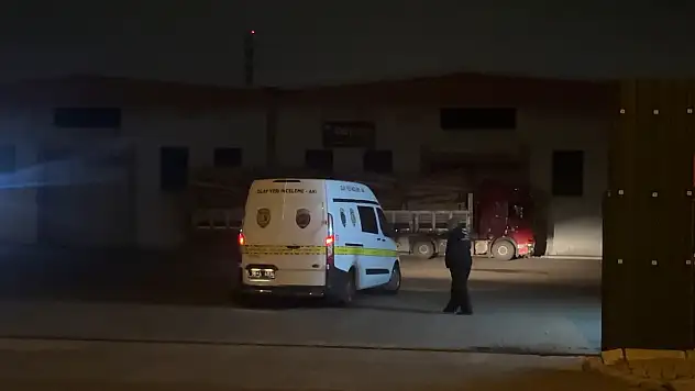 Gece vardiyasında korkunç kaza! Makineye sıkışan işçi kurtarılamadı
