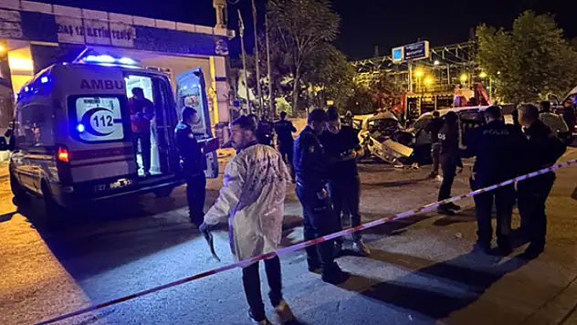 Gece yarısı katliam gibi kaza: Çok sayıda ölü ve yaralı var!