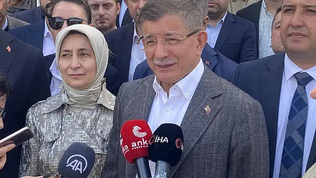 Gelecek Partisi Genel Başkanı Davutoğlu oyunu İstanbul'da kullandı