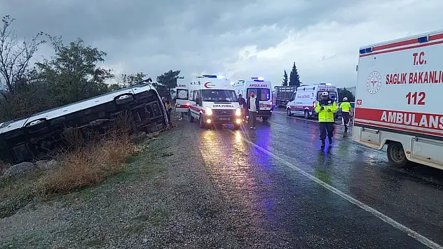 Geziye çıkan kafile kabus yaşadı: Yaşanan kazada 2 ölü çok sayıda yaralı var!